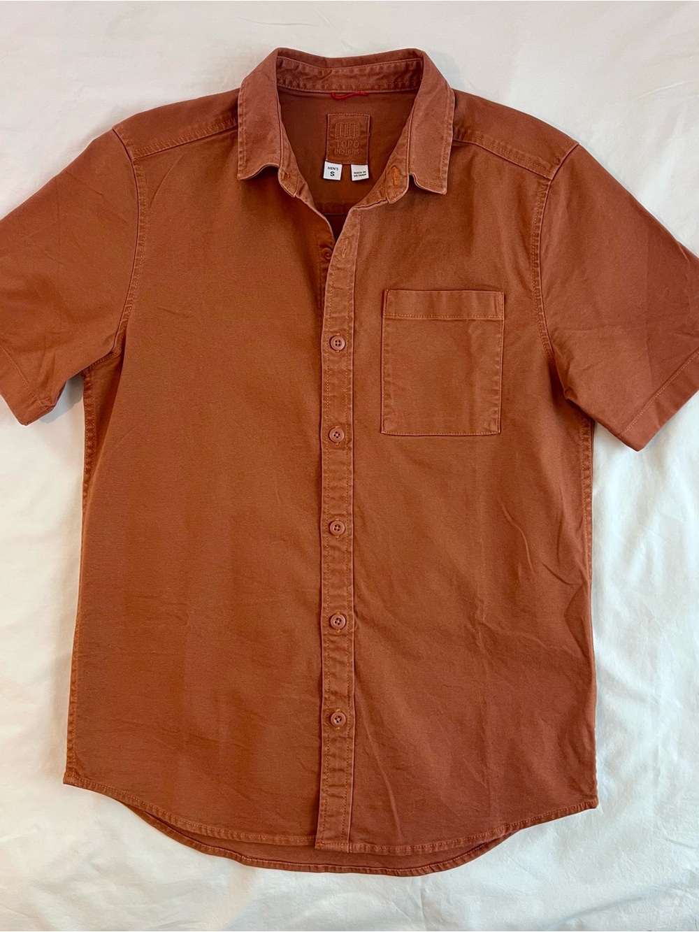 TOPO Men's Canvas Short-Sleeve Button-Up Shirt in Rust